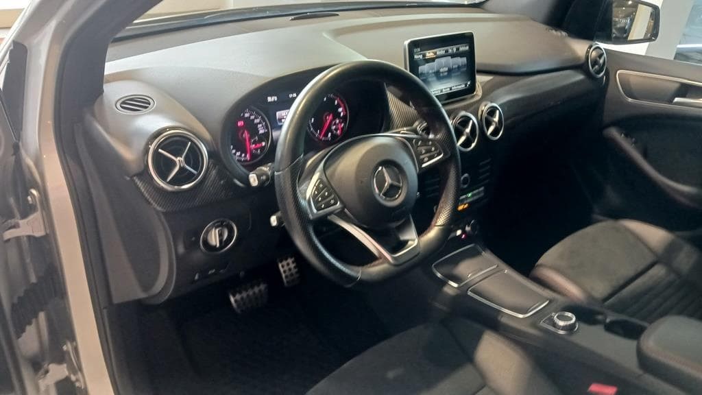 Foto 18 Mercedes B 200 d AMG Aut. 