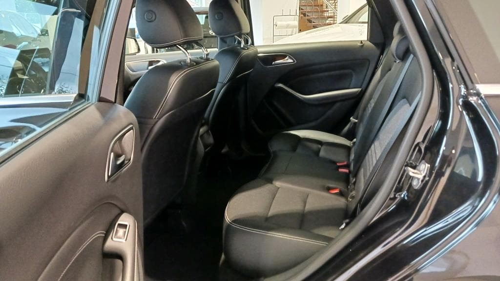 Foto 12 Mercedes B 200 d Urban Aut.