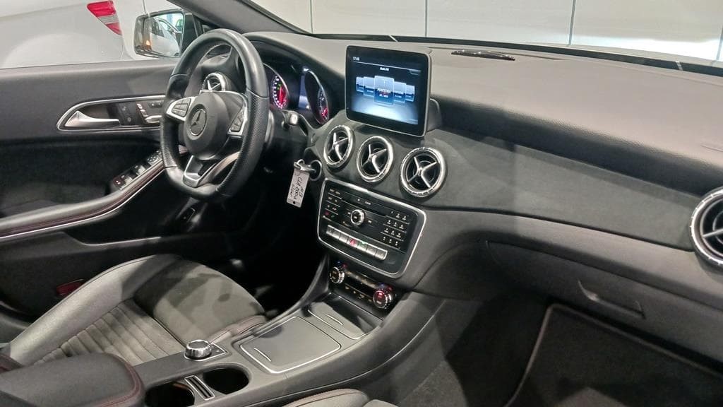 Foto 16 Mercedes CLA 200 d AMG Aut.