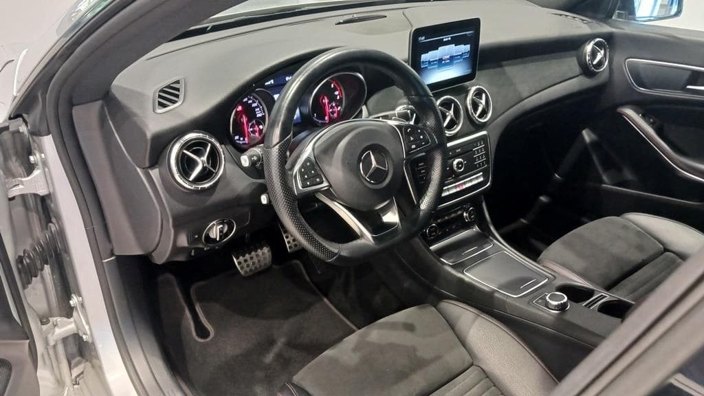 Foto 19 Mercedes CLA 200 d AMG Aut.