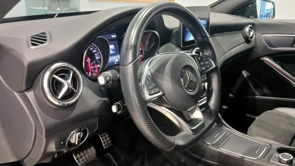 Foto 22 Mercedes CLA 200 d AMG Aut.