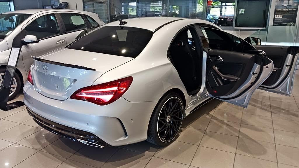 Foto 9 Mercedes CLA 200 d AMG Aut.