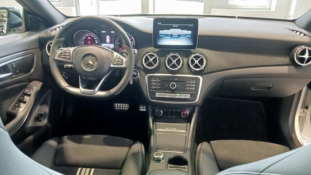 Foto 20 Mercedes CLA 220 d AMG 